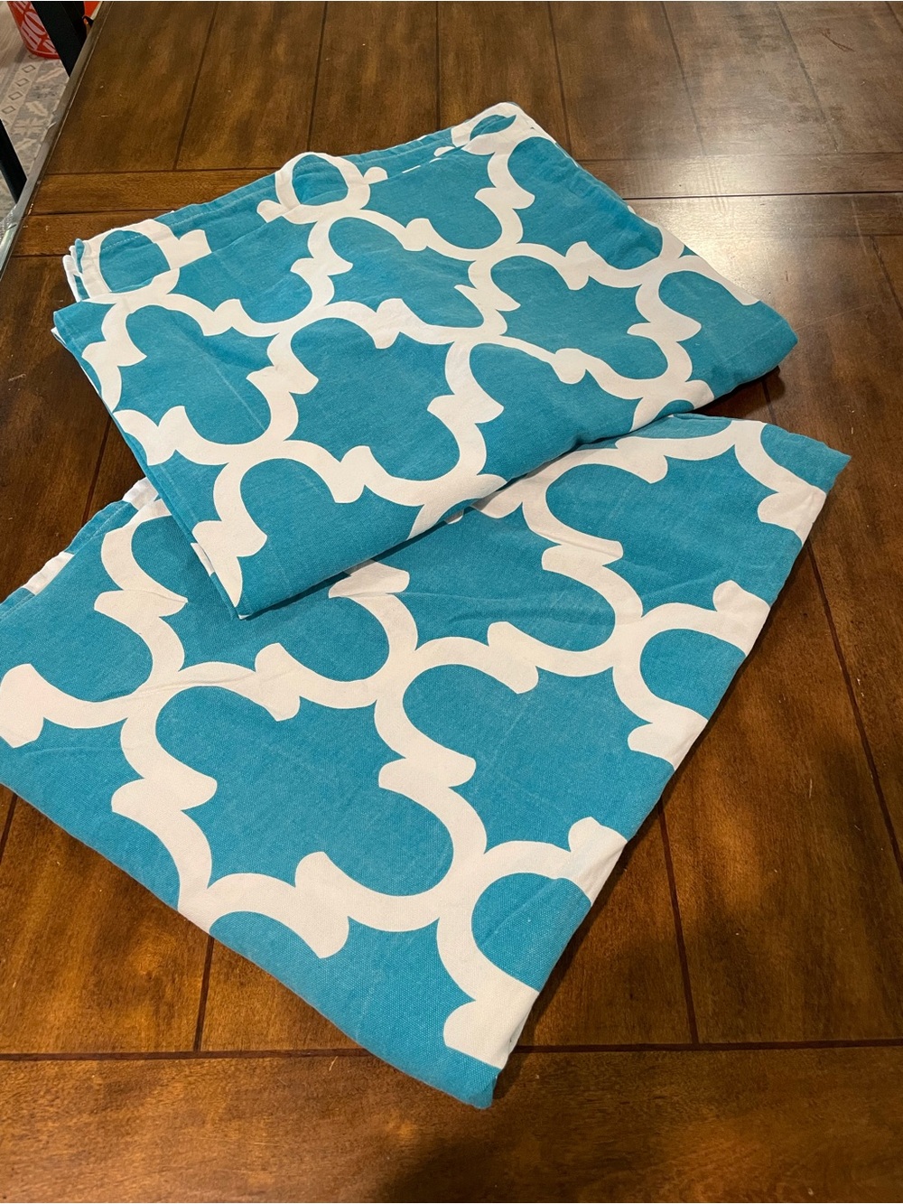 Turquoise and White Moroccan-Style Table Cloth